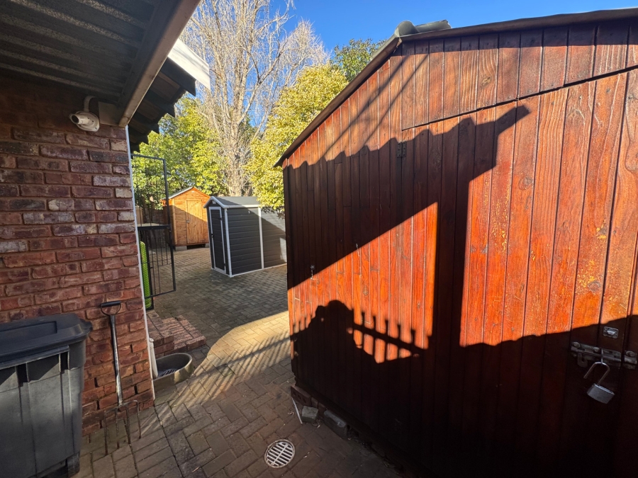 3 Bedroom Property for Sale in Langenhovenpark Free State